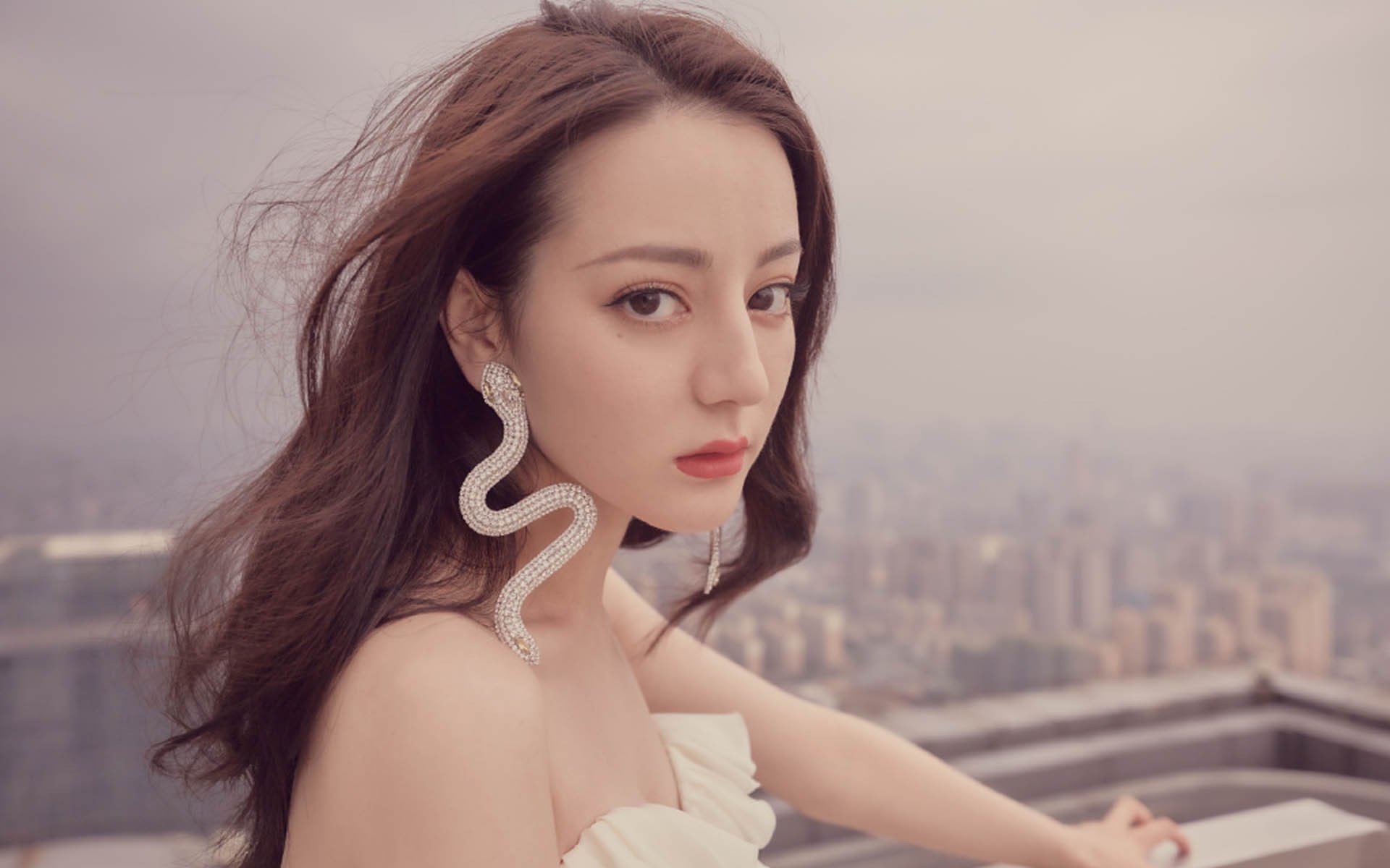 西甲教练团队基于数据分析优化中场控制策略，西甲最佳教练